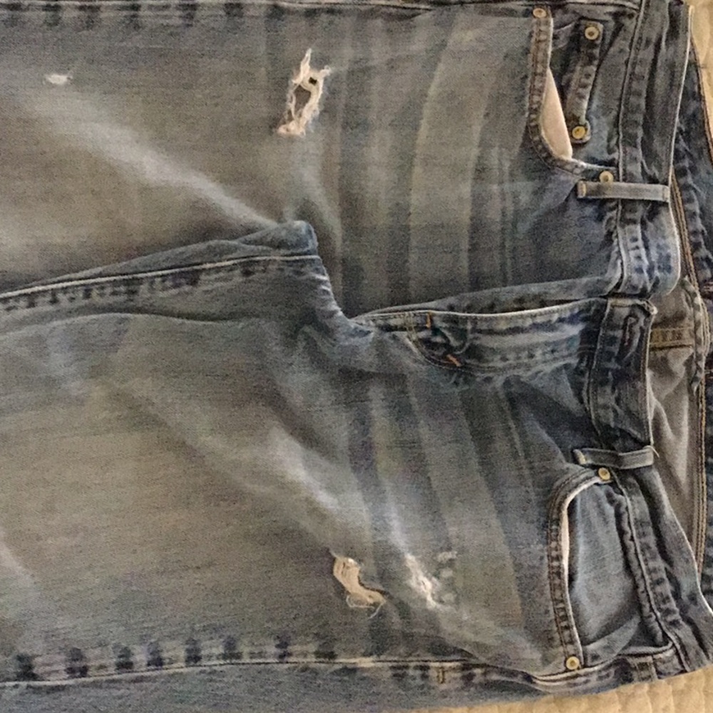 Levi’s women’s vintage distressed bf